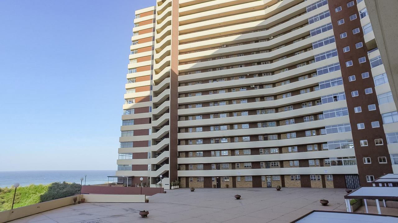 Shangri-La Beach Front Holiday Apartments Amanzimtoti Esterno foto