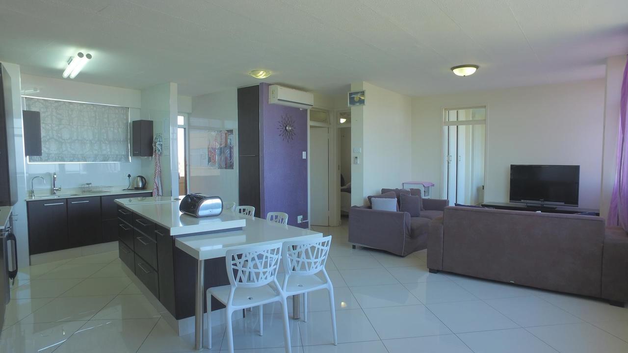 Shangri-La Beach Front Holiday Apartments Amanzimtoti Esterno foto